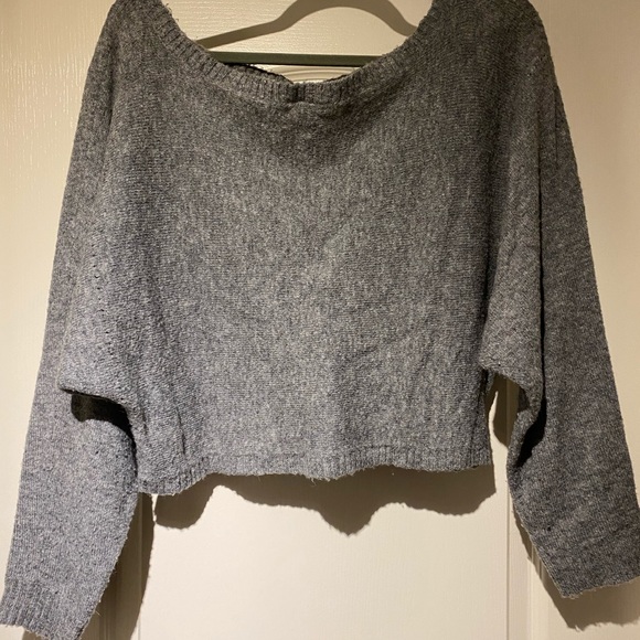 Jacob - Off the Shoulder, Long Sleeve, Crop Top - Picture 4 of 8